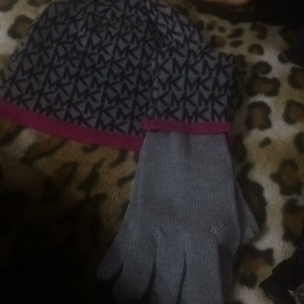 Beanie and gloves brand is mk
